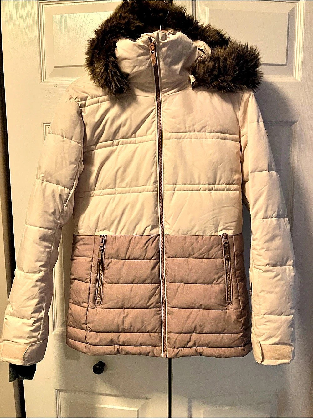 Roxy Quinn Hooded Insulated snow jacket . Size small